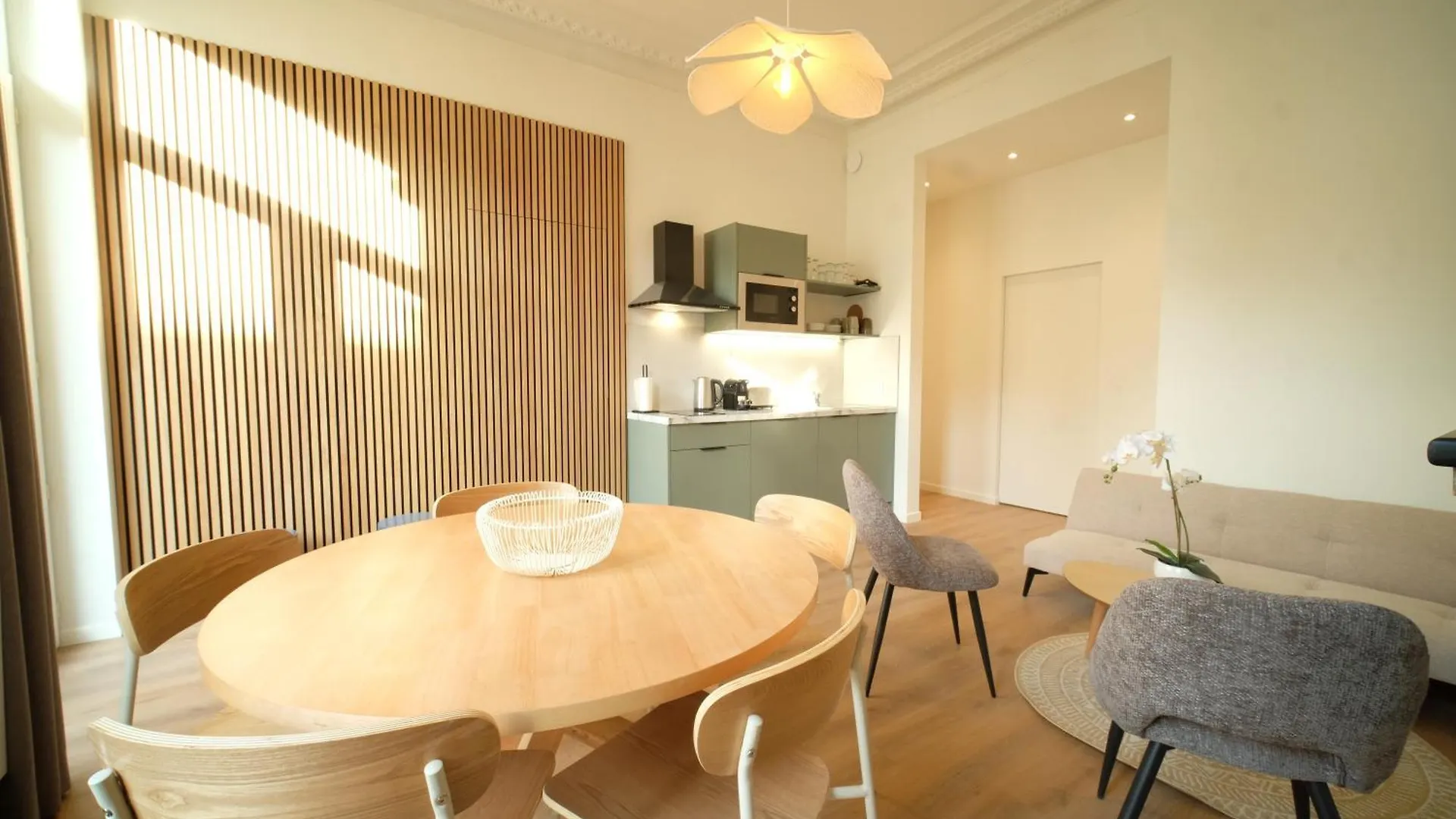 Noble Nest - Downtown Apartment Brussels 0*,