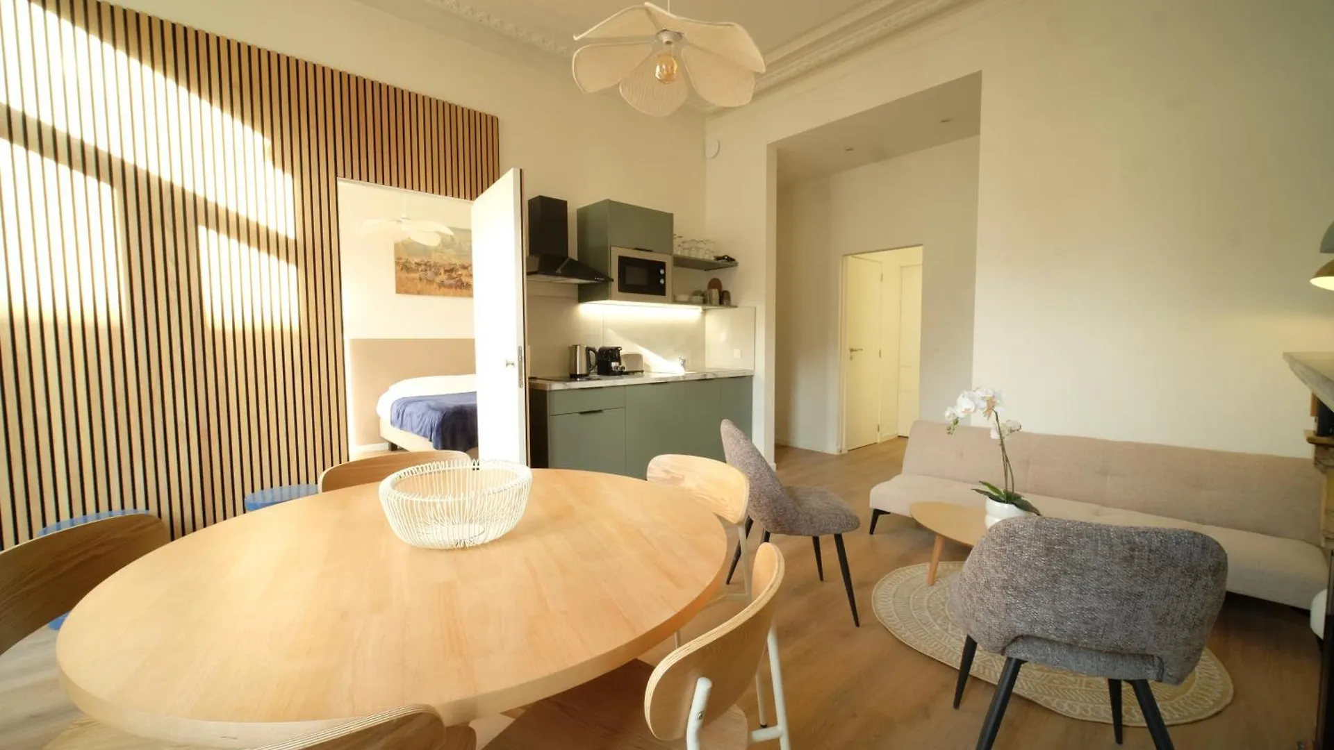 Noble Nest - Downtown Apartment Brussels Belgium